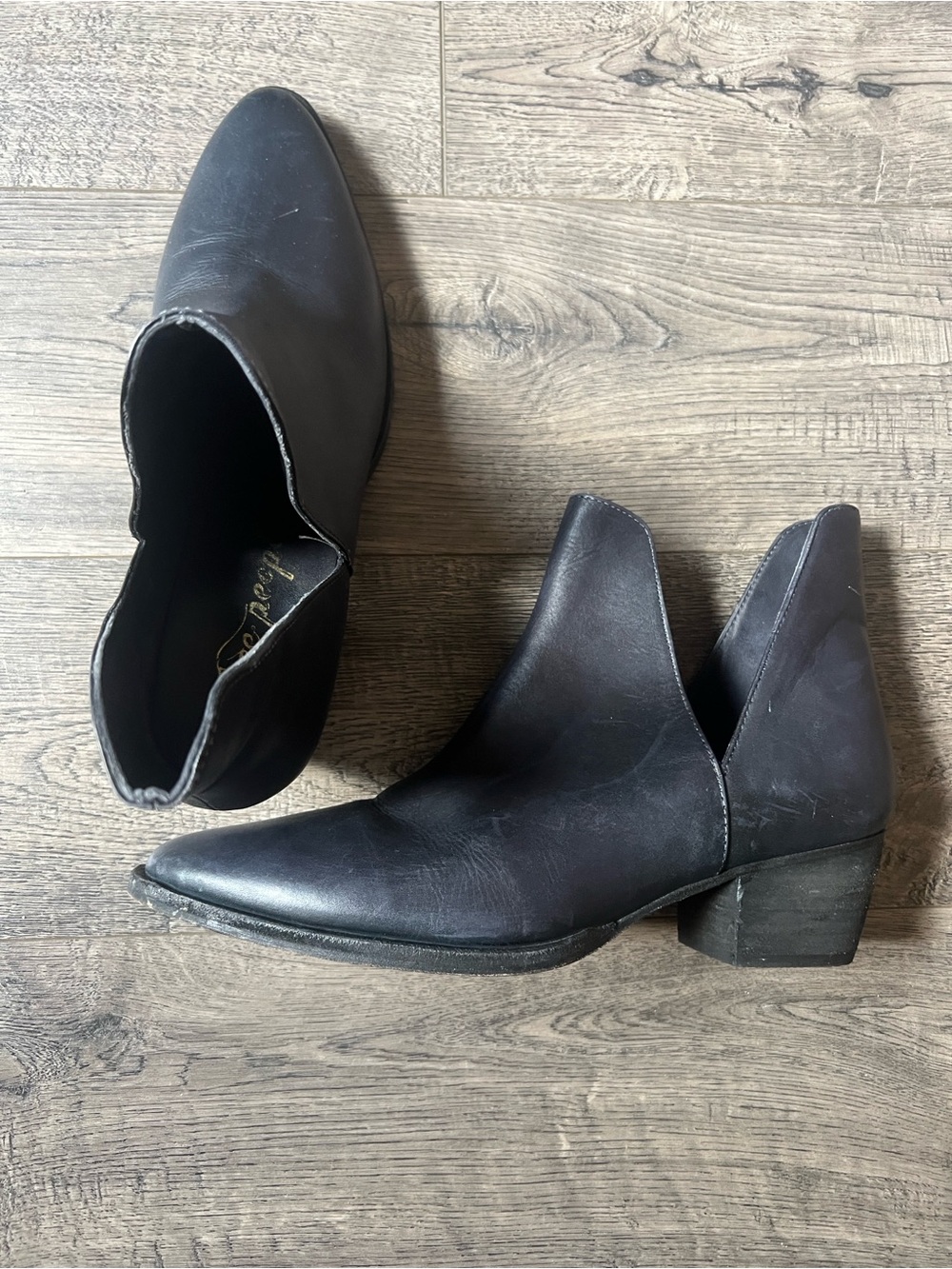 Free People Charmed DoubleV Ankle Boots - Classic Low Heel - Picture 2 of 6